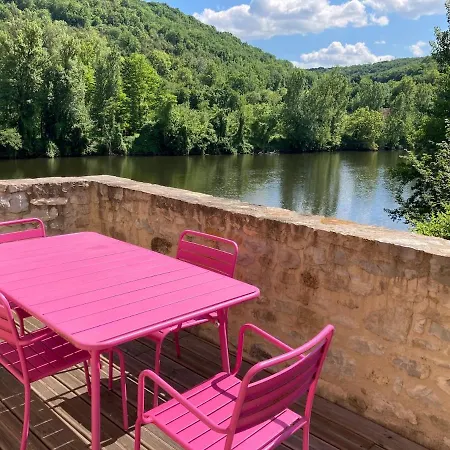 A Louer Maison De Maitre En Bordure De Riviere *