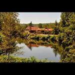 Hébergement de vacances à Louer Maison De Maître En Bordure De Rivière *