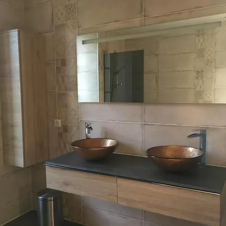 à Louer Maison De Maître En Bordure De Rivière Faycelles