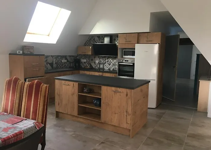 à Louer Maison De Maître En Bordure De Rivière *