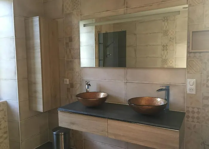 A Louer Maison De Maitre En Bordure De Riviere Faycelles