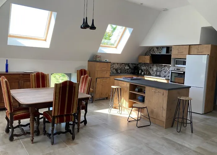 A Louer Maison De Maitre En Bordure De Riviere *