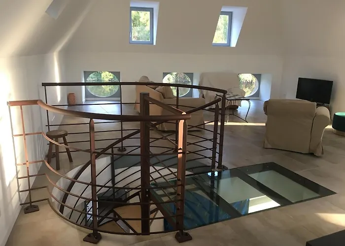 A Louer Maison De Maitre En Bordure De Riviere