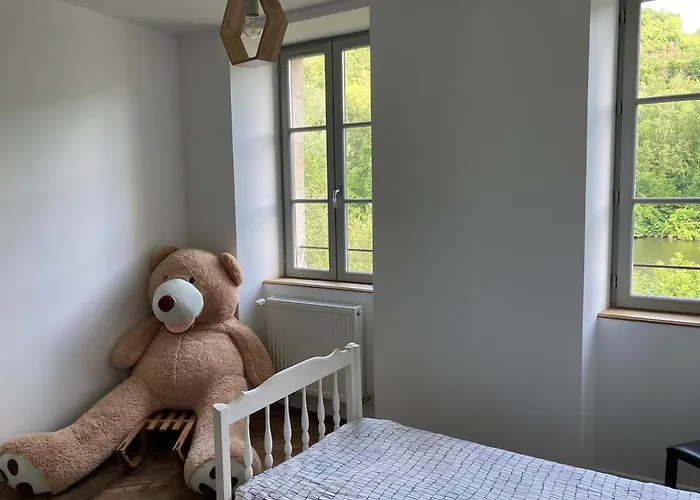 A Louer Maison De Maitre En Bordure De Riviere Faycelles